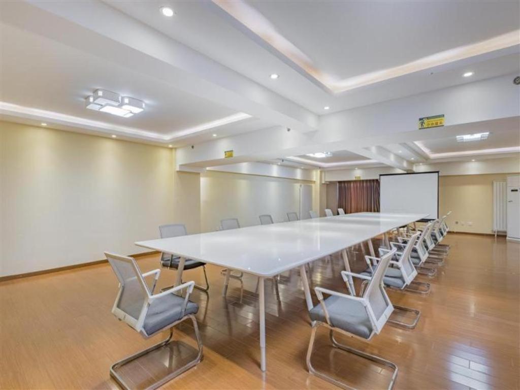 Greentree Changping District North China Electric Power Business Hotel 3*